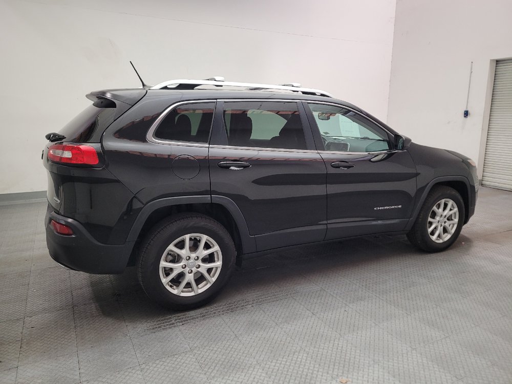 Used 2015 Jeep Cherokee Latitude w/ Cold Weather Group AWD/4WD image 10