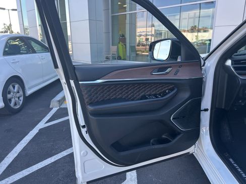 Used 2022 Jeep Grand Cherokee Summit w/ Advanced Protech Group IV image 21