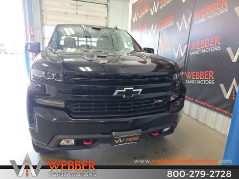 Used 2019 Chevrolet Silverado 1500 LT Trail Boss AWD/4WD image 2