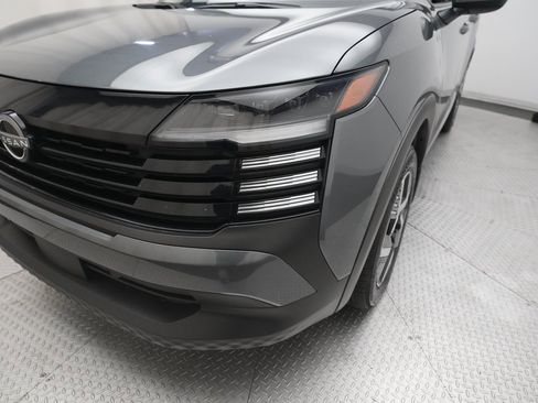 Certified 2025 Nissan Kicks SV image 22