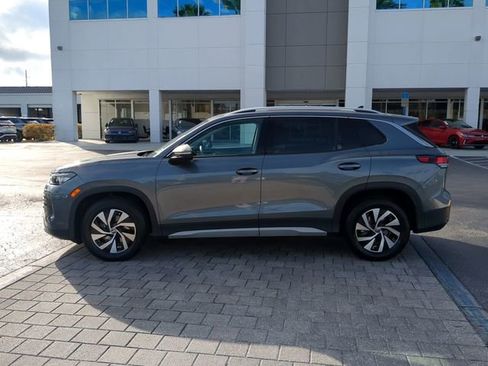 Certified 2025 Volkswagen Tiguan S image 6