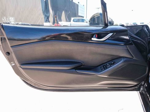 Used 2025 MAZDA MX-5 Miata RF Grand Touring RWD image 17