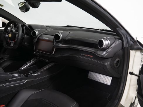 Certified 2018 Ferrari GTC4Lusso image 24