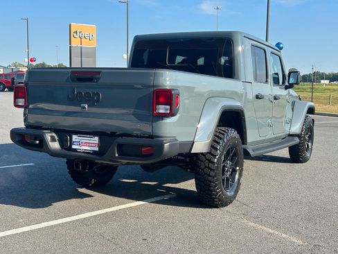 New 2025 Jeep Gladiator Sport image 6