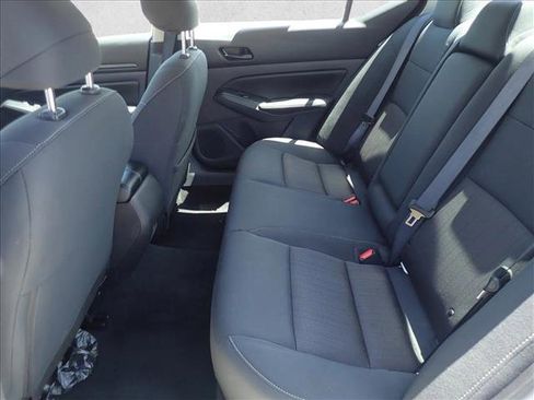 Used 2025 Nissan Altima 2.5 SV FWD image 8