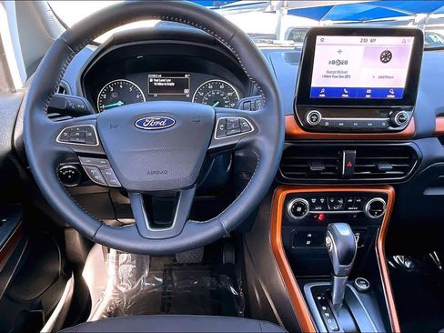 Used 2021 Ford EcoSport SE w/ SE Appearance Package image 6