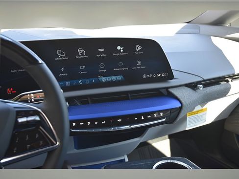 New 2026 Cadillac Optiq Sport 2 w/ LPO, Floor Liner Package AWD/4WD image 19