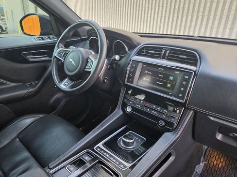 Used 2018 Jaguar F-PACE R-Sport AWD/4WD image 15