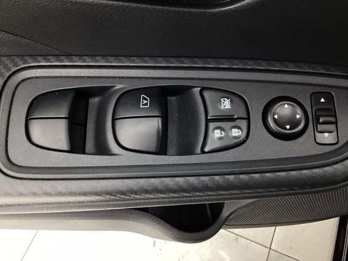 Used 2025 Nissan Versa S FWD image 36