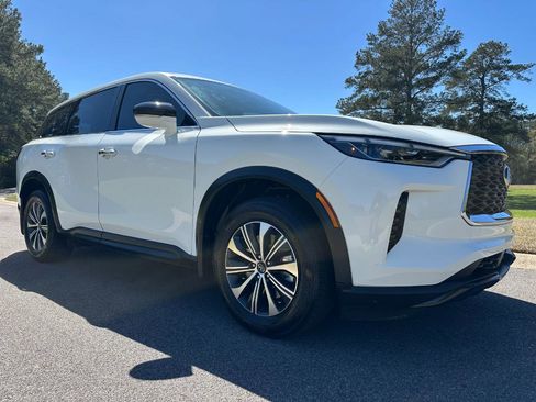 Used 2024 INFINITI QX60 Pure image 3