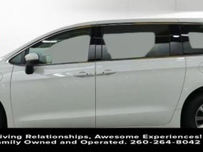 Used 2023 Chrysler Pacifica Limited