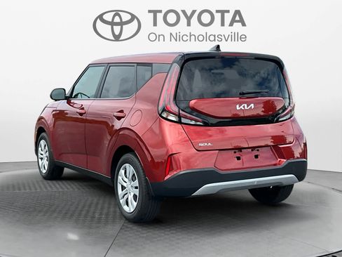 Used 2024 Kia Soul LX FWD image 3