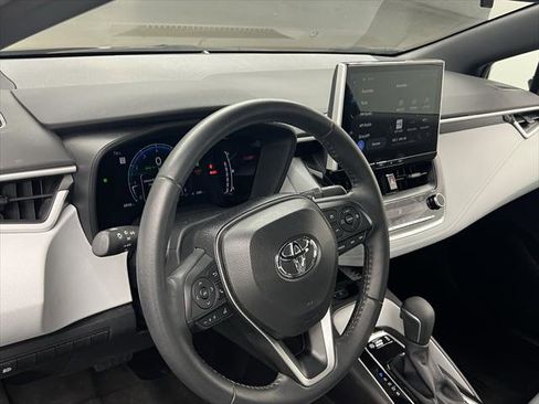 Certified 2025 Toyota Corolla SE image 8