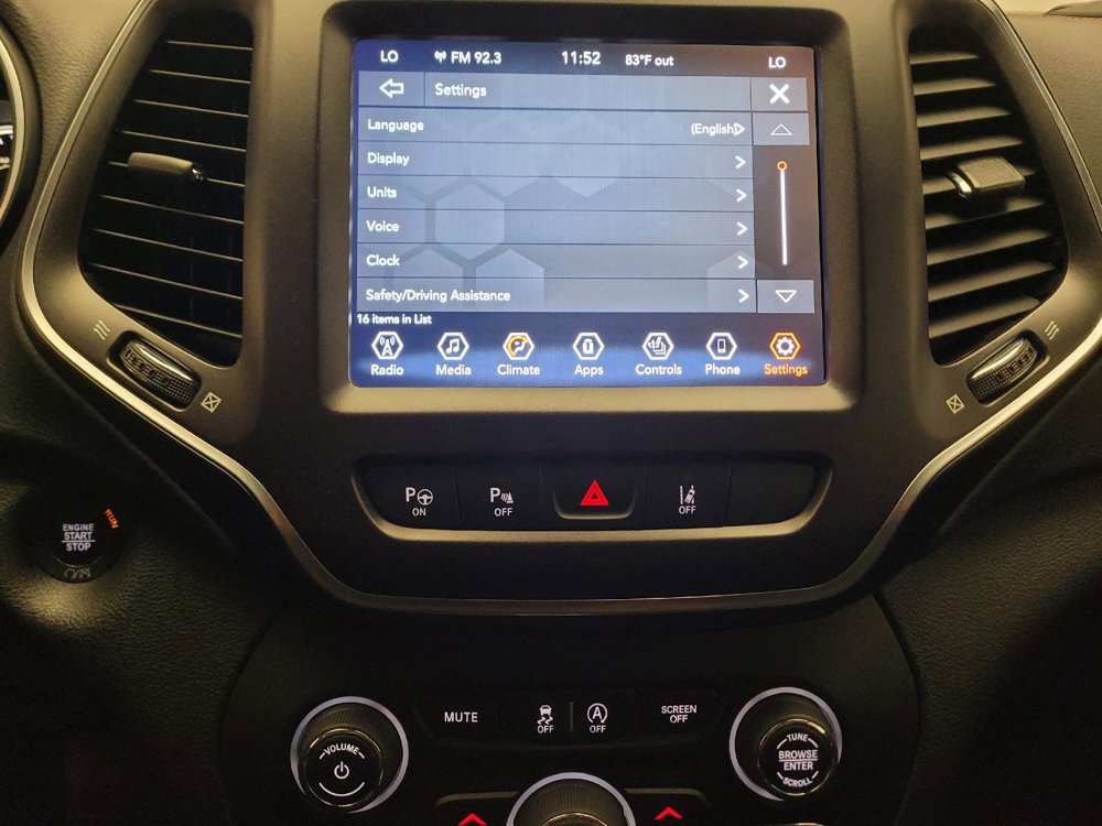 Used 2021 Jeep Cherokee Trailhawk w/ Technology Group AWD/4WD image 25