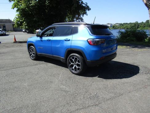 Used 2025 Jeep Compass Limited AWD/4WD image 6