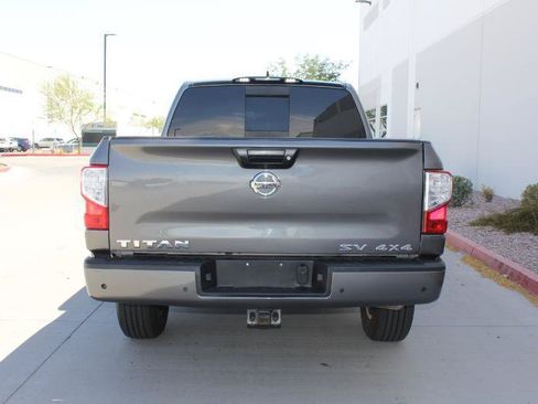Used 2022 Nissan Titan SV AWD/4WD image 6
