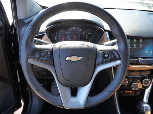 Used 2017 Chevrolet Trax Premier w/ Driver Confidence II Package image 26