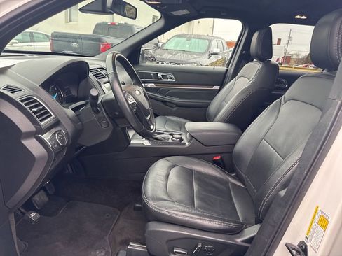 Used 2018 Ford Explorer Limited w/ Equipment Group 301A image 3