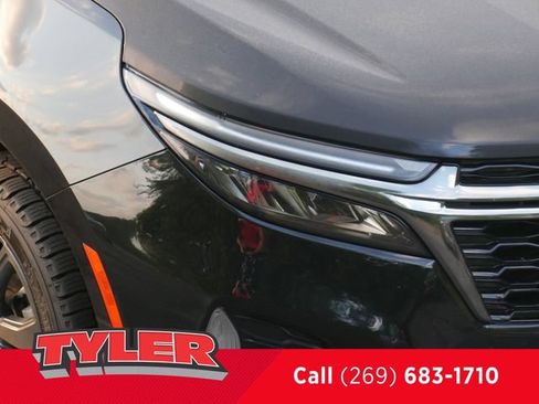 Used 2023 Chevrolet Equinox RS w/ RS Leather Package AWD/4WD image 10