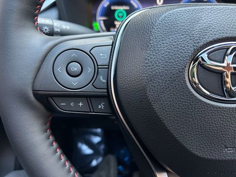 Used 2025 Toyota RAV4 XSE image 17