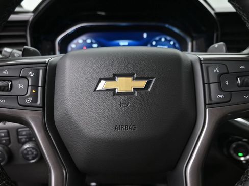 Used 2025 Chevrolet Silverado 1500 High Country w/ High Country Premium Package AWD/4WD image 17