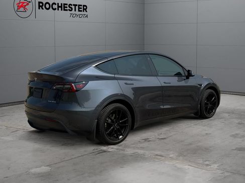 Used 2023 Tesla Model Y Long Range AWD/4WD image 5