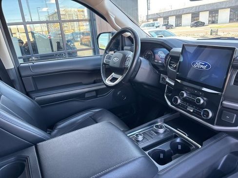 Used 2024 Ford Expedition XLT image 13