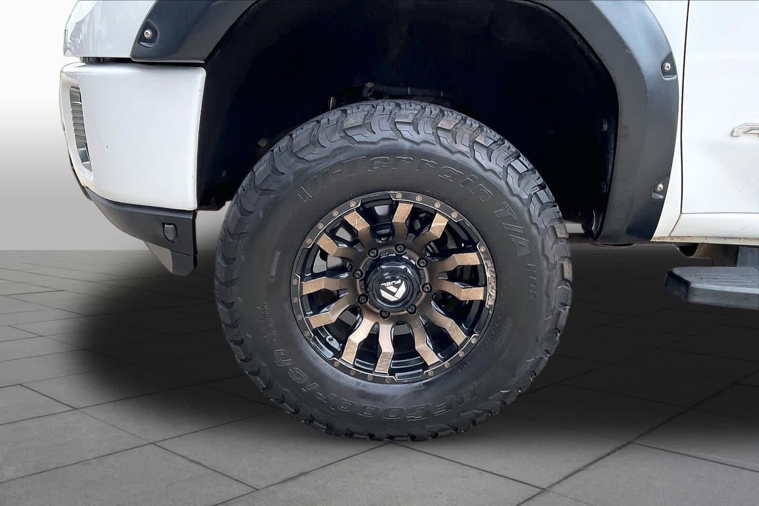 Used 2020 GMC Sierra 3500 AT4 w/ AT4 Premium Package AWD/4WD image 11