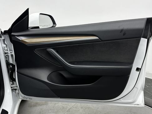 Used 2021 Tesla Model 3 Standard Range Plus image 33