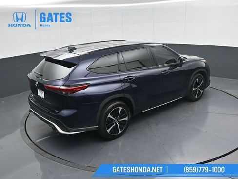 Used 2021 Toyota Highlander XSE FWD image 50
