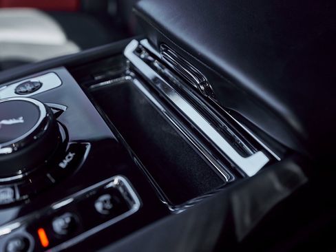 Used 2022 Rolls-Royce Cullinan Black Badge image 68