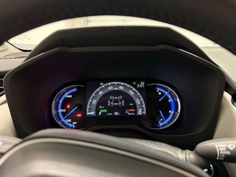Used 2025 Toyota RAV4 XLE Premium image 14