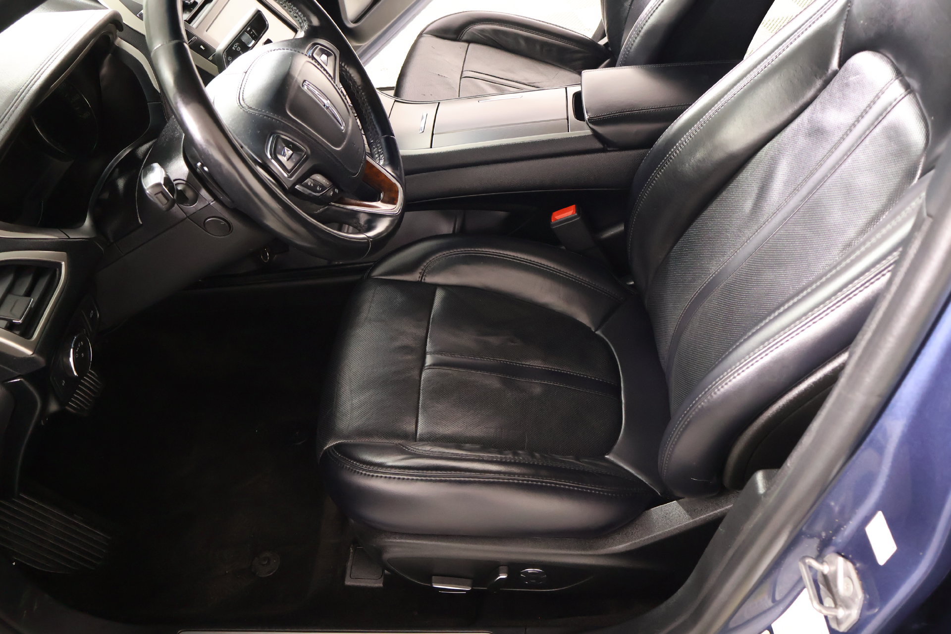 Used 2018 Lincoln MKZ Reserve w/ Luxury Package FWD image 11