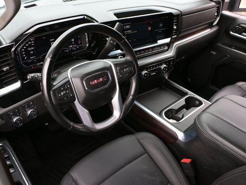 Used 2024 GMC Sierra 2500 SLT w/ SLT Convenience Package AWD/4WD image 9