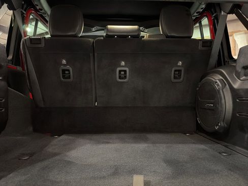 Used 2022 Jeep Wrangler Unlimited Sahara w/ Cold Weather Group image 33