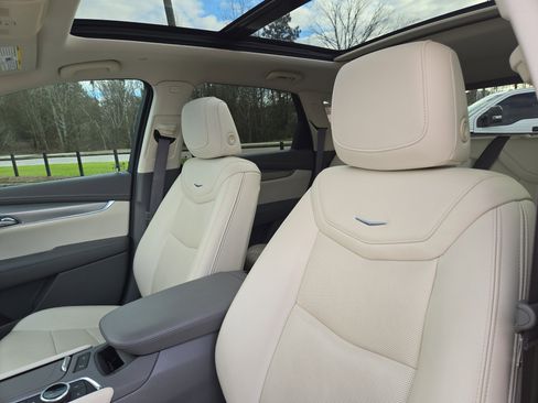 Used 2022 Cadillac XT5 Premium Luxury image 26