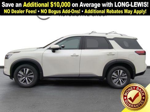 Used 2024 Nissan Pathfinder SL image 2