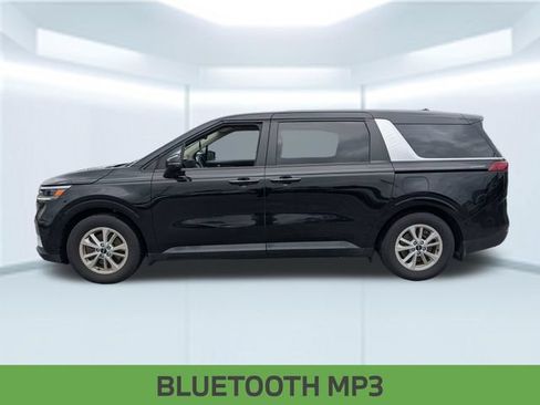 Used 2024 Kia Carnival LX FWD image 3