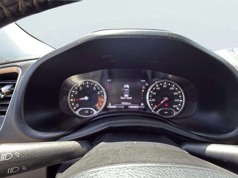 Used 2017 Jeep Renegade Trailhawk image 9