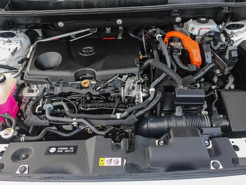 Used 2021 Toyota RAV4 LE image 27