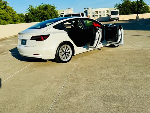 Used 2021 Tesla Model 3 Standard Range Plus RWD image 35