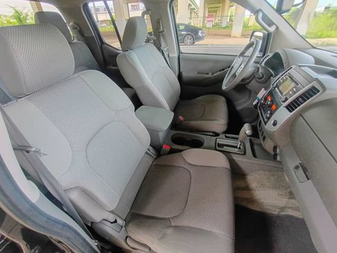 Used 2013 Nissan Frontier SV w/ SV Value Truck Pkg RWD image 38