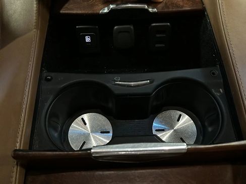 Used 2016 Cadillac Escalade Platinum image 35