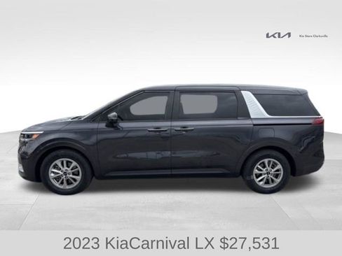 Used 2023 Kia Carnival LX image 5
