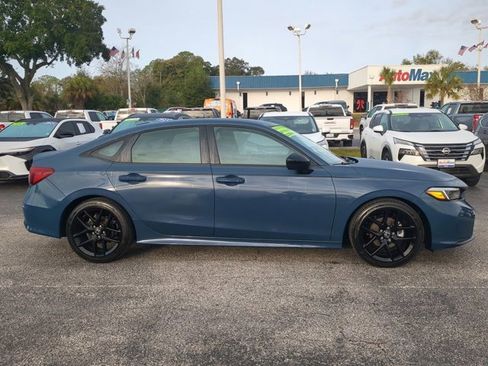 Used 2025 Honda Civic Sport image 3