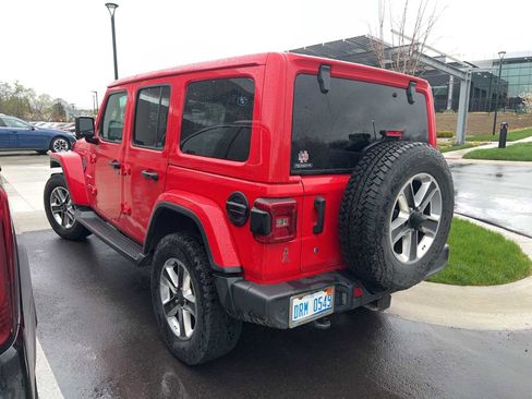Used 2018 Jeep Wrangler Unlimited Sahara AWD/4WD image 3