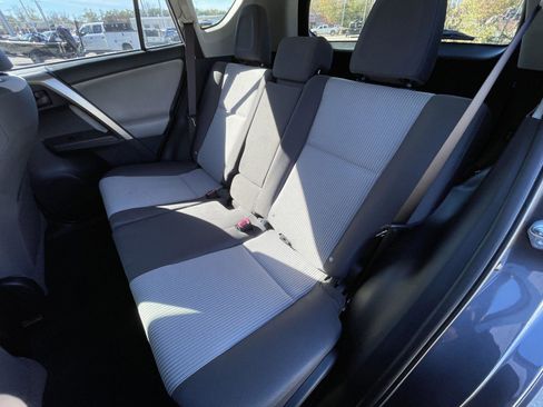 Used 2014 Toyota RAV4 LE image 31