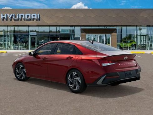 New 2025 Hyundai Elantra SEL image 5