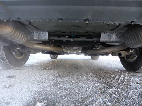 Used 2021 Ford Explorer XLT w/ Equipment Group 202A image 10