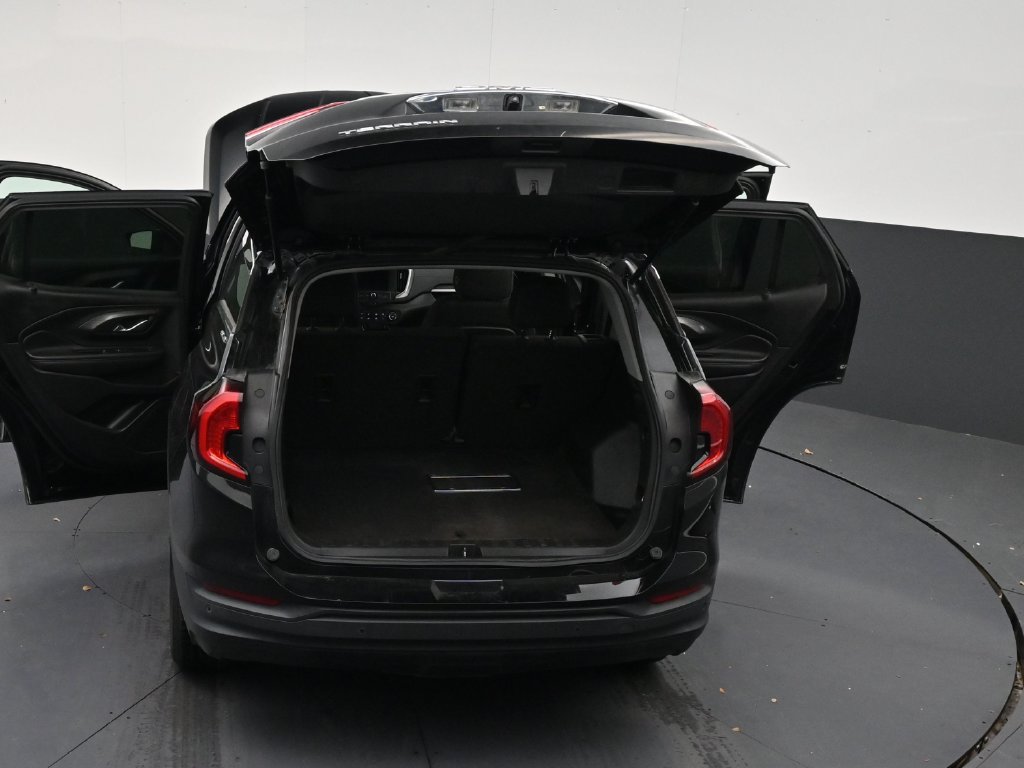 Used 2023 GMC Terrain SLE FWD image 31